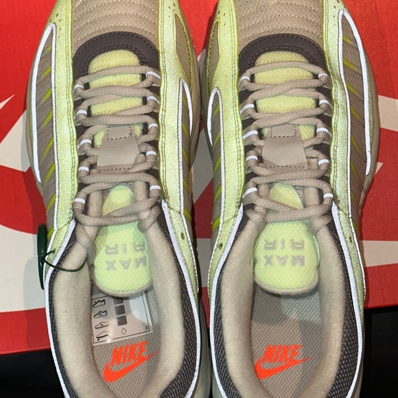 Nike Air Max Tailwind IV 4 Men's Size 11.5 US New w Box CJ0784 700 - Picture 6 of 9